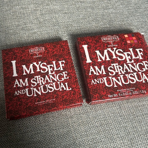 Limited Edition: Beetlejuice x Revolution Strange and Unusual Eyeshadow Palette - Picture 5 of 8